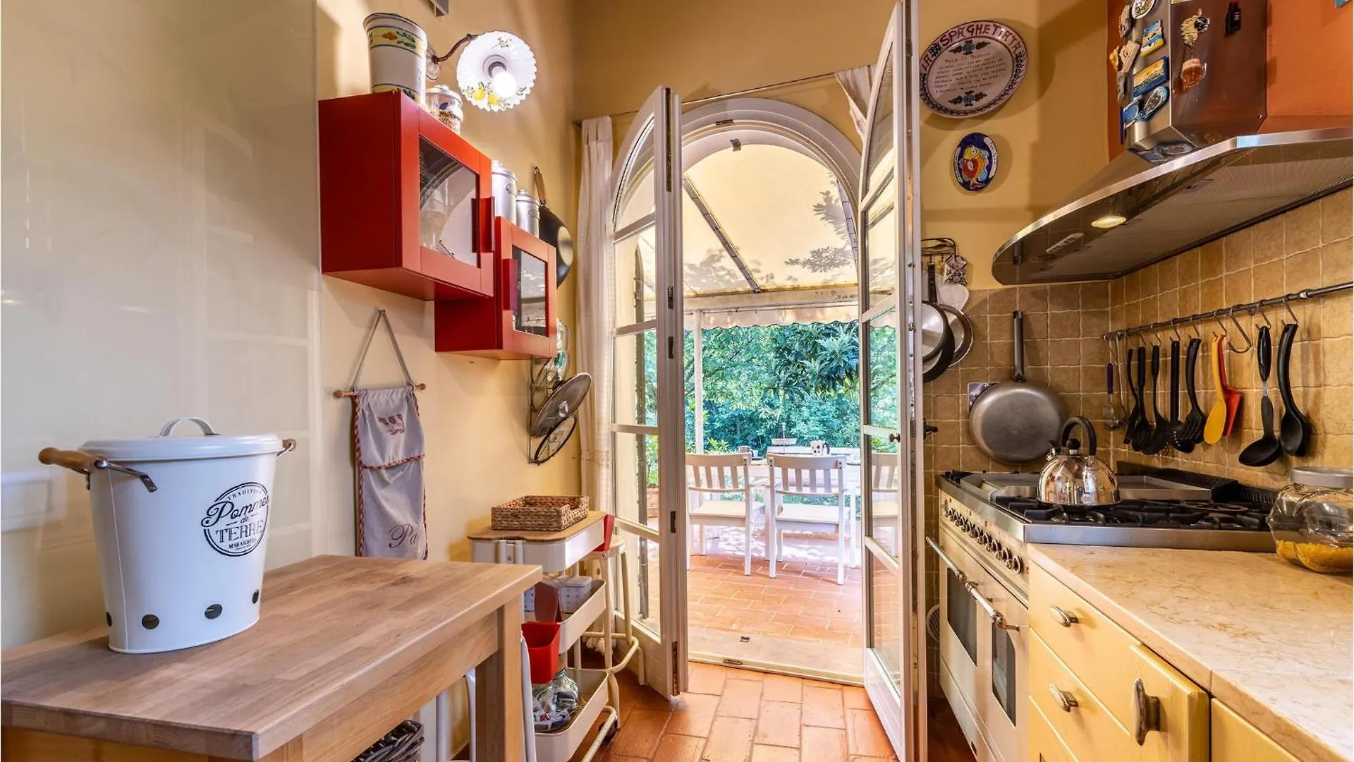 2 Bedroom Lovely Home In Montecastello 0*,  Italia