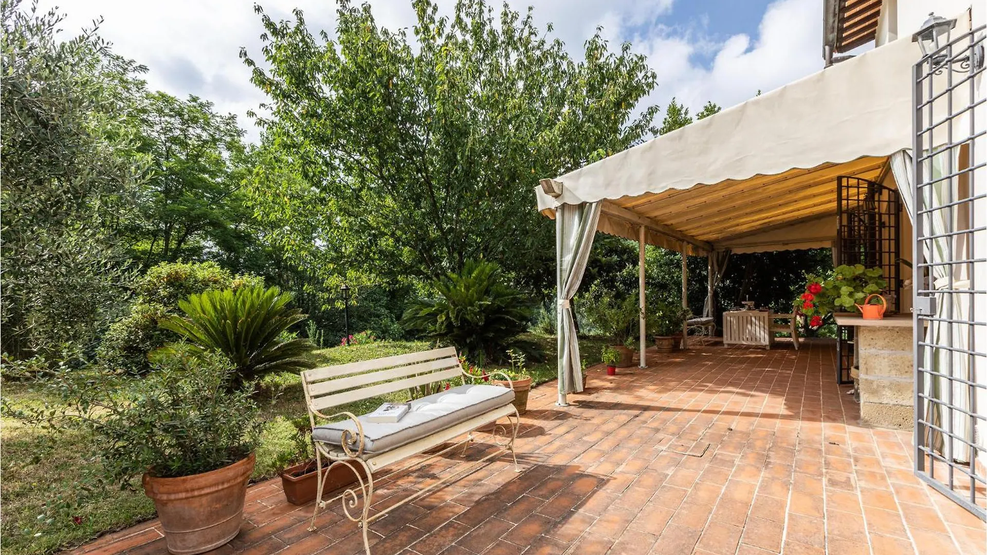 2 Bedroom Lovely Home In Montecastello 0*,